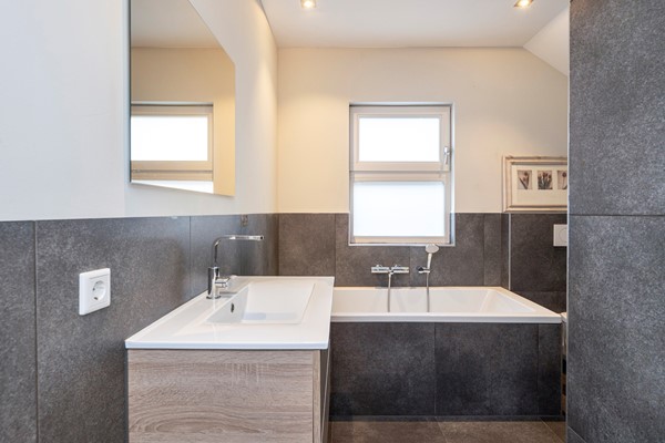 Medium property photo - Ringweg 31, 6097 EB Heel